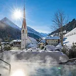 Chalet Alpendorf Anno Dazumal Tux