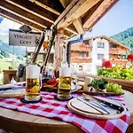 Alpendorf Anno Dazumal Chalet